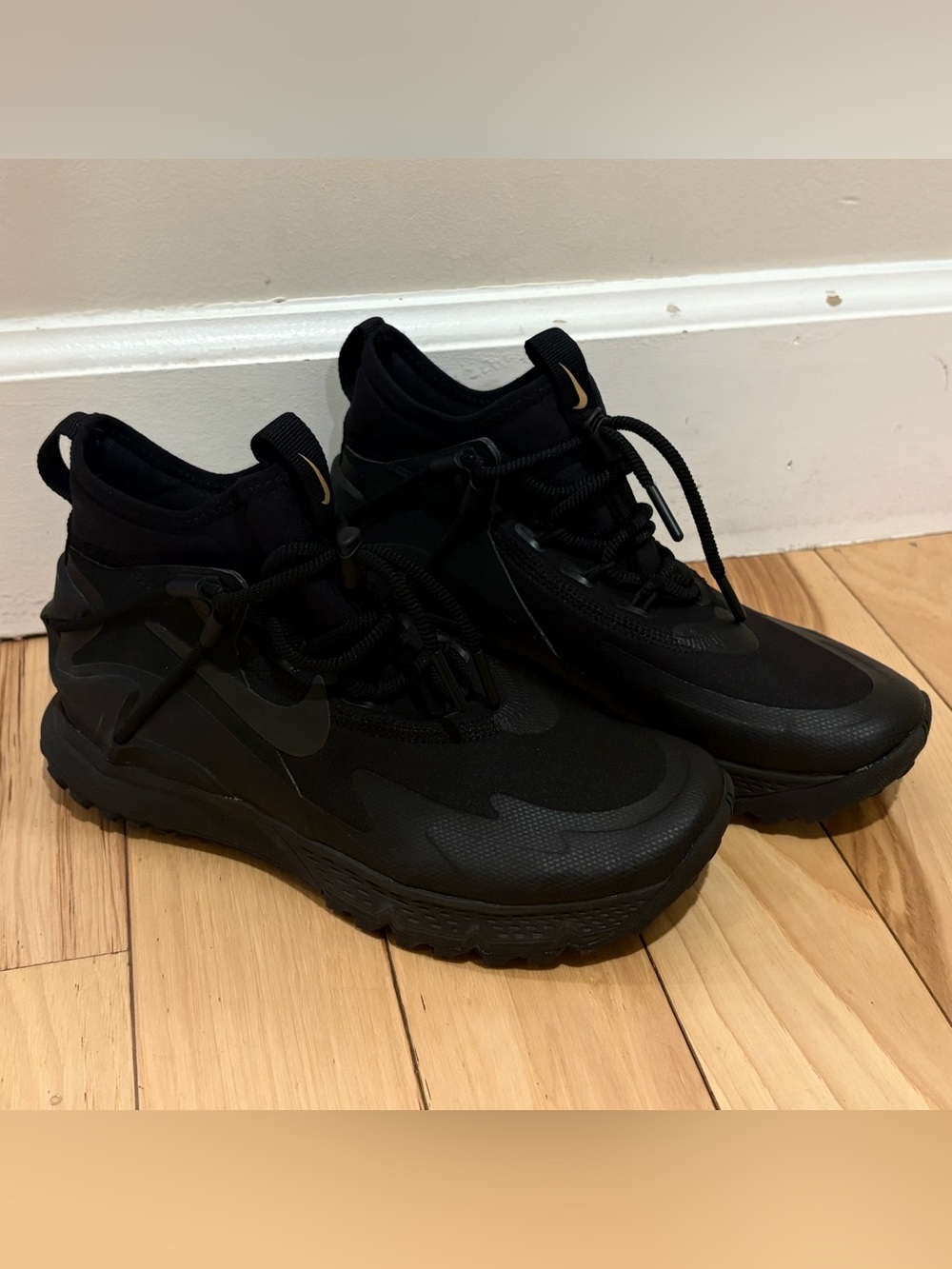 Nike Terra Sertig Black Hiking Boots High Tops - Men’s / Youth Shoe Size 4.5
